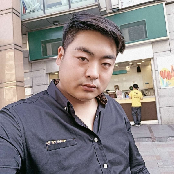 紫萱踢舒适的照片