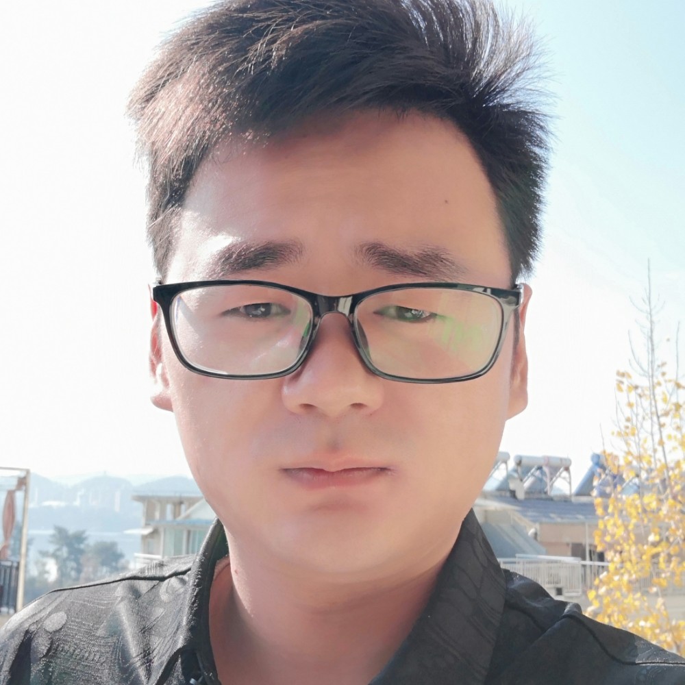 紧张回眸大米的照片
