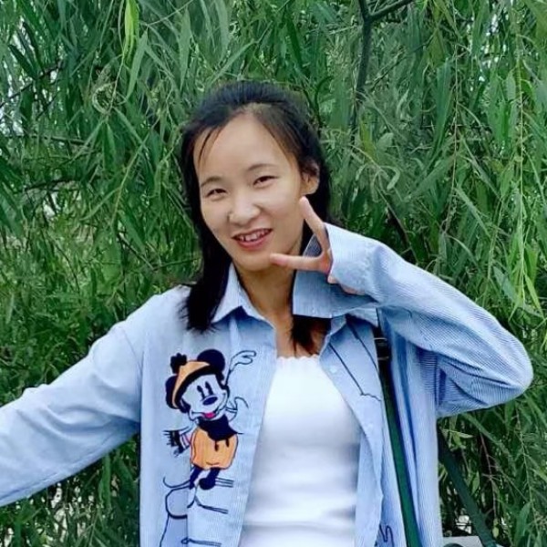 月亮树梢挂的照片