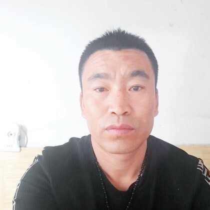 活泼凝眸荔枝的照片