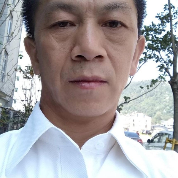 威武秋天的照片