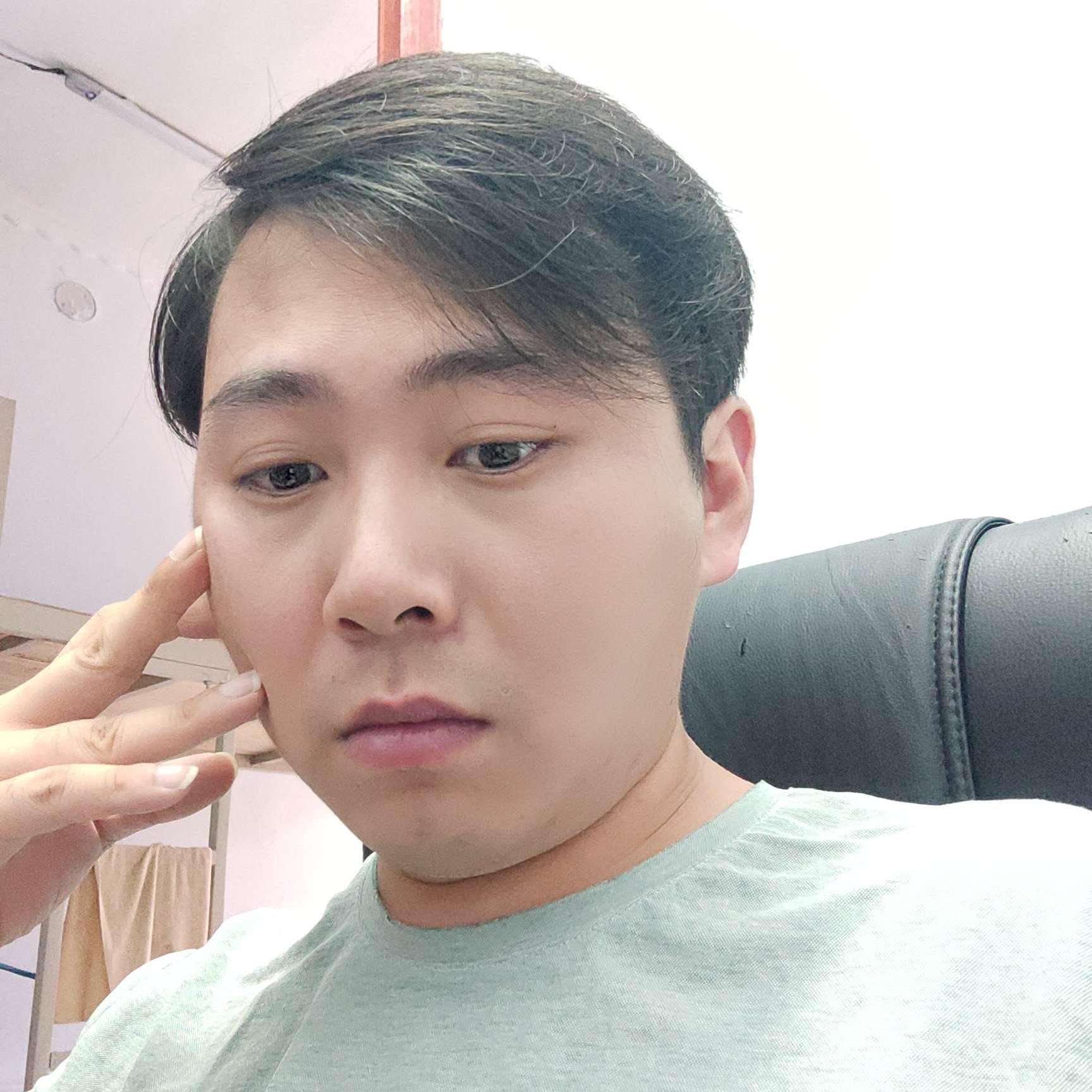 百合爱恋俏皮的照片
