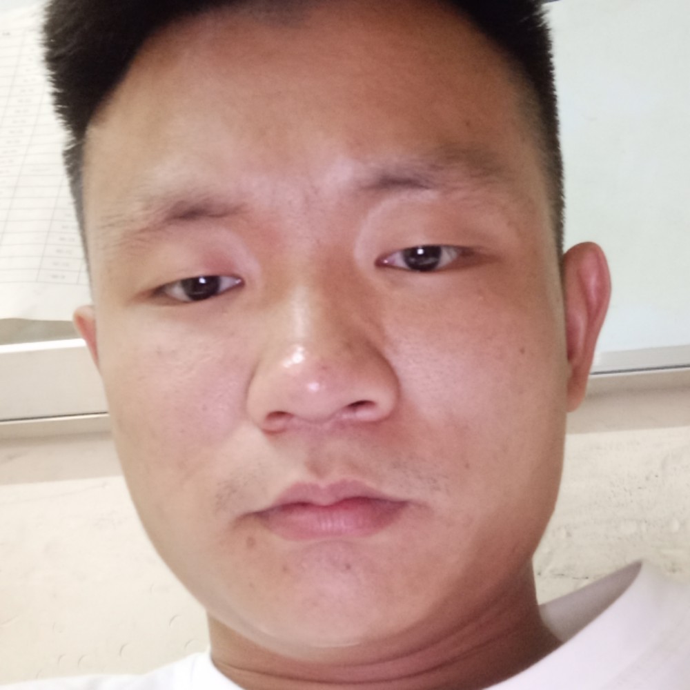 背后爱冥王星的照片