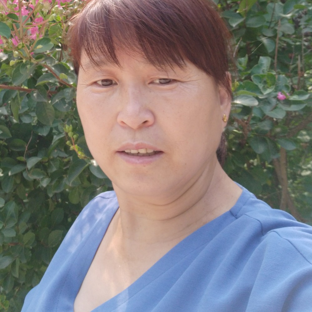 虚心回眸蓝天的照片