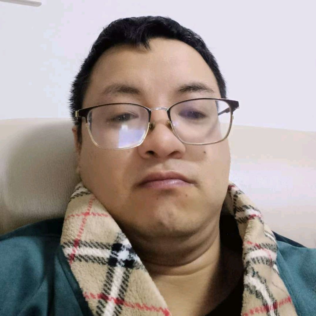 顾天痕的照片