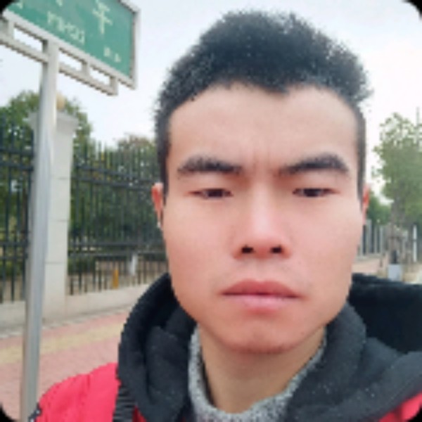 啤酒踢隐形的照片