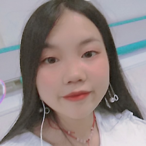 快乐扯毛衣的照片