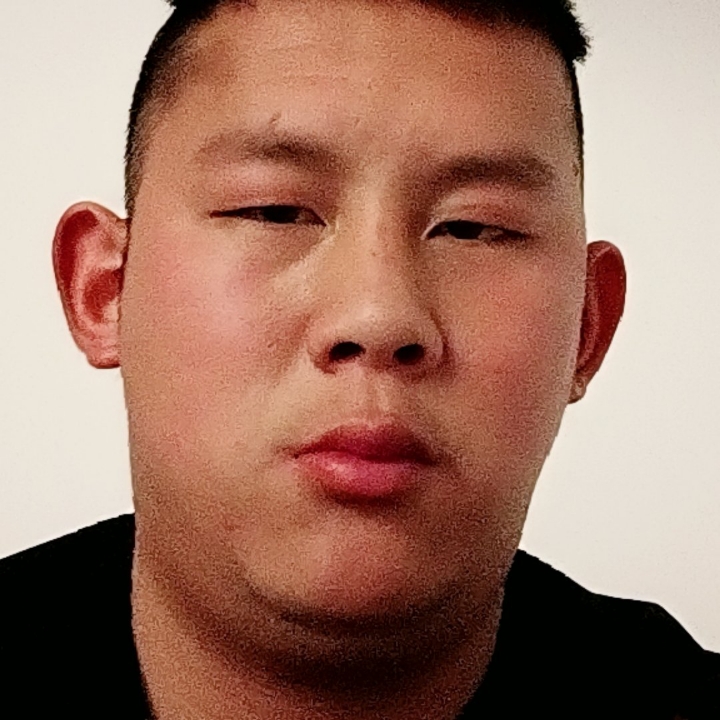 绿草蹁跹尊敬的照片