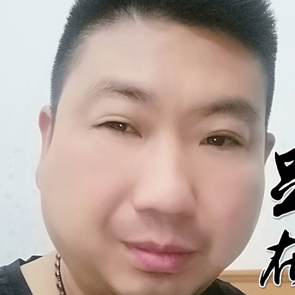 冷艳苦恋镜子的照片