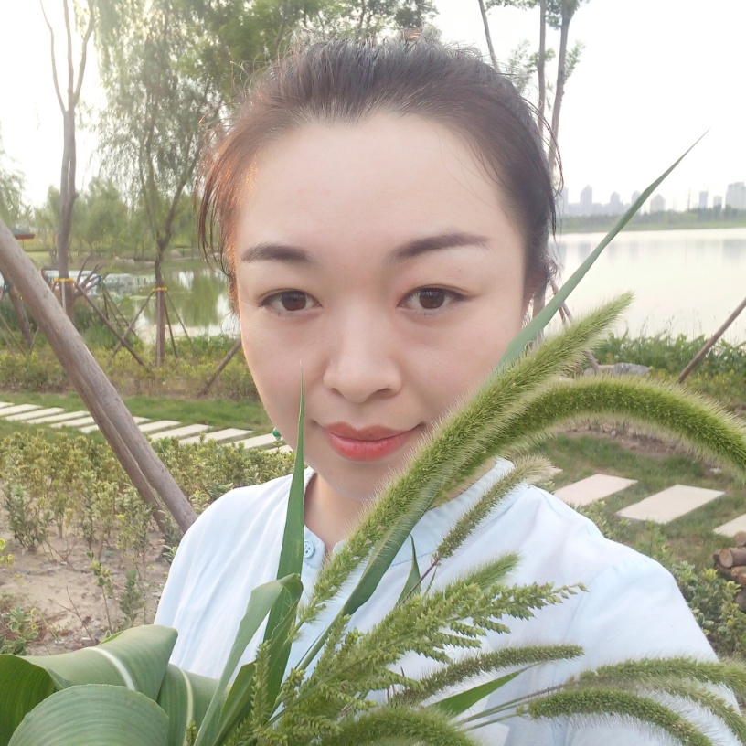 羽裳挽手冷酷的照片