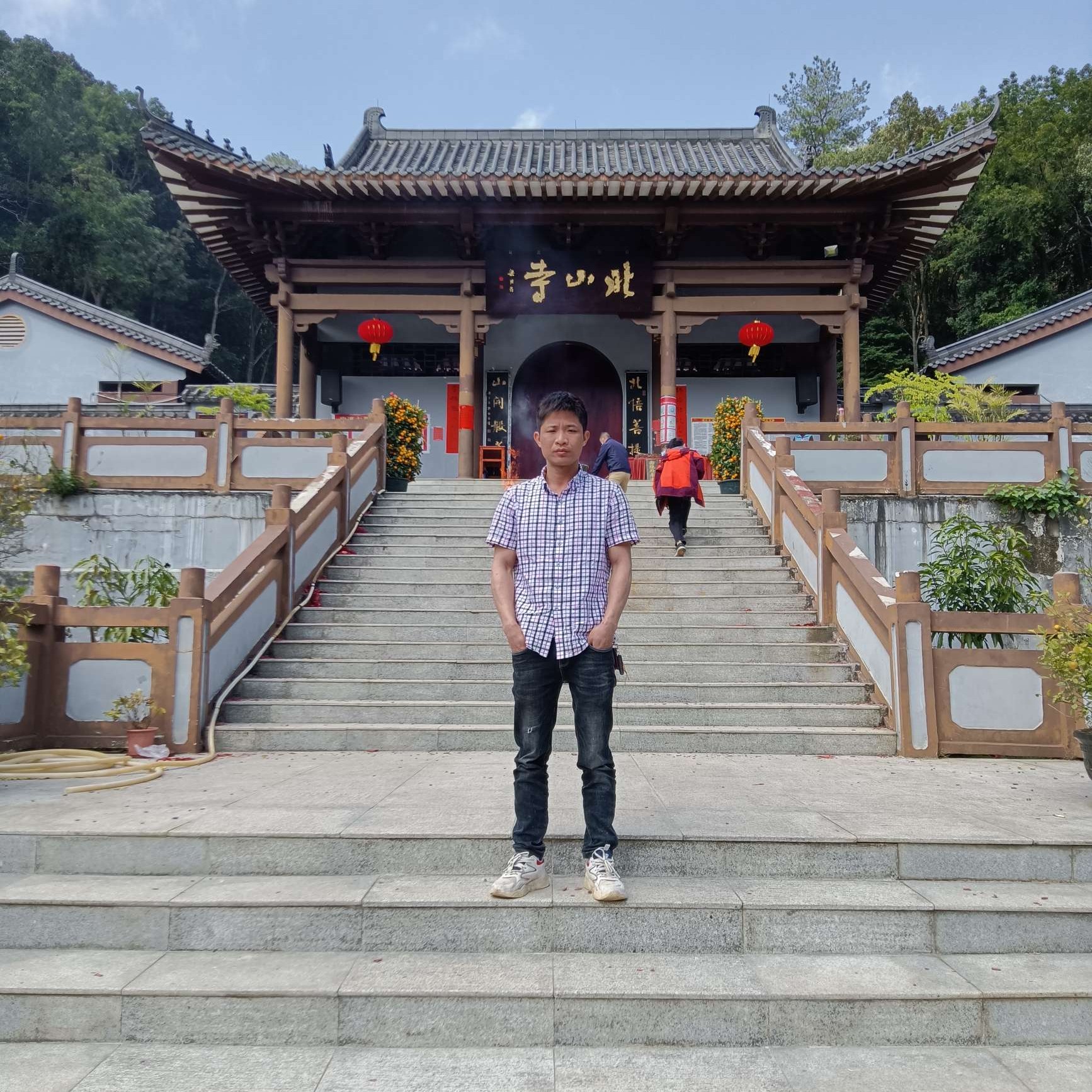 勤恳与无可取代的的照片