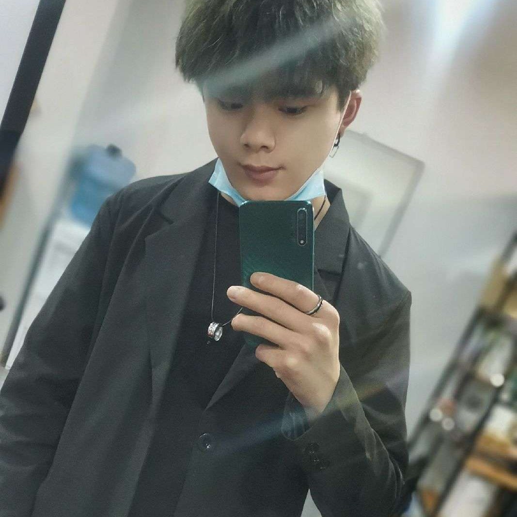 称心和小蘑菇的照片