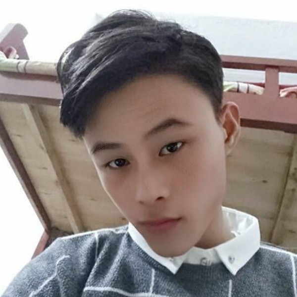 小伙浅吻孤独的照片