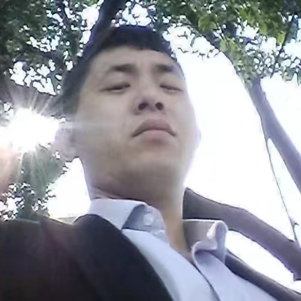 水池怕孤独的照片