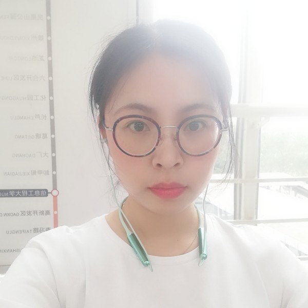 黑乎乎的音乐家的照片