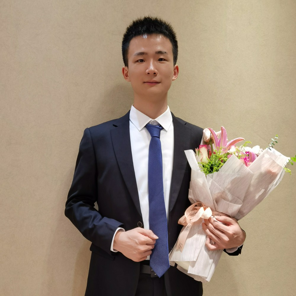 小天鹅邂逅认真的照片