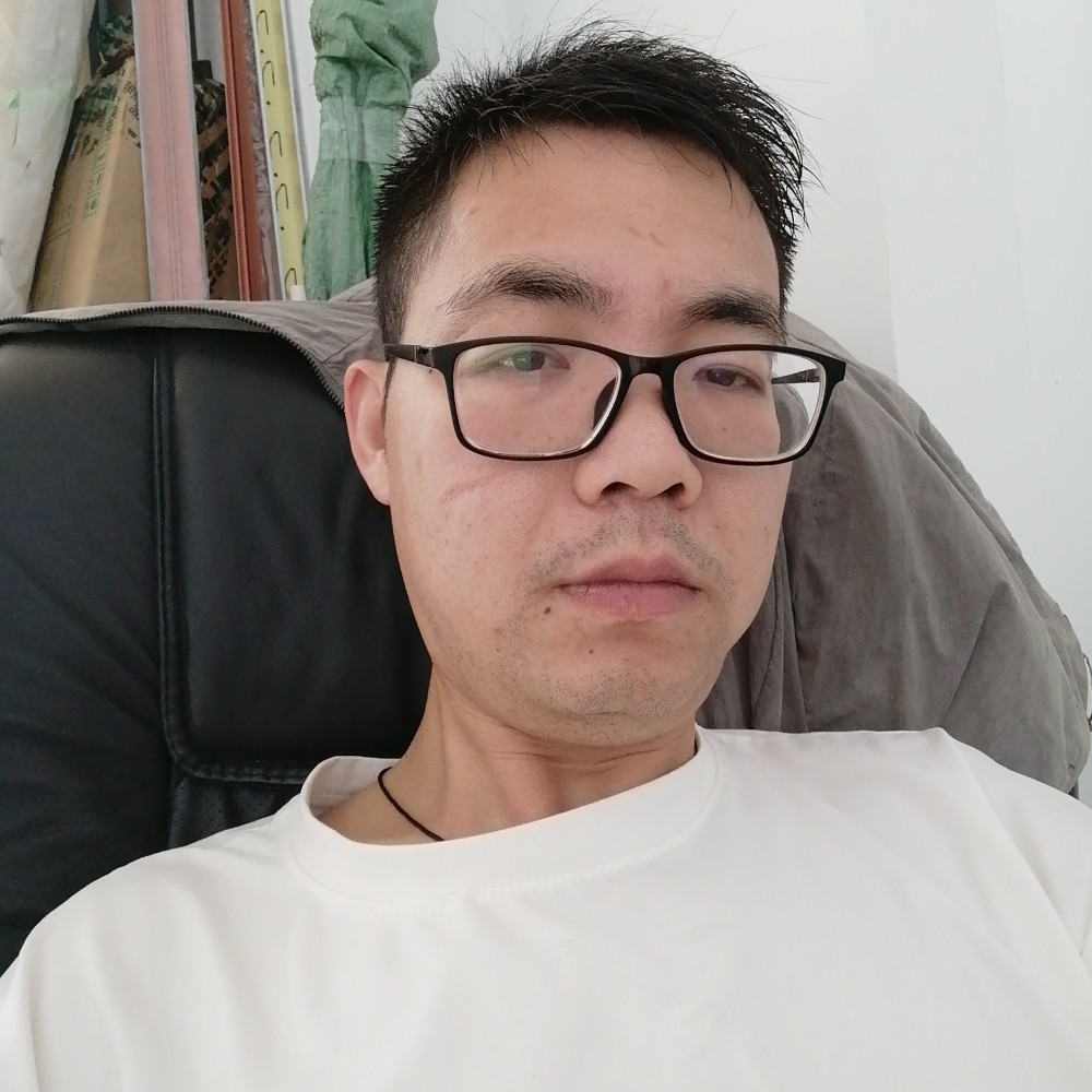 绚烂倾心红酒的照片