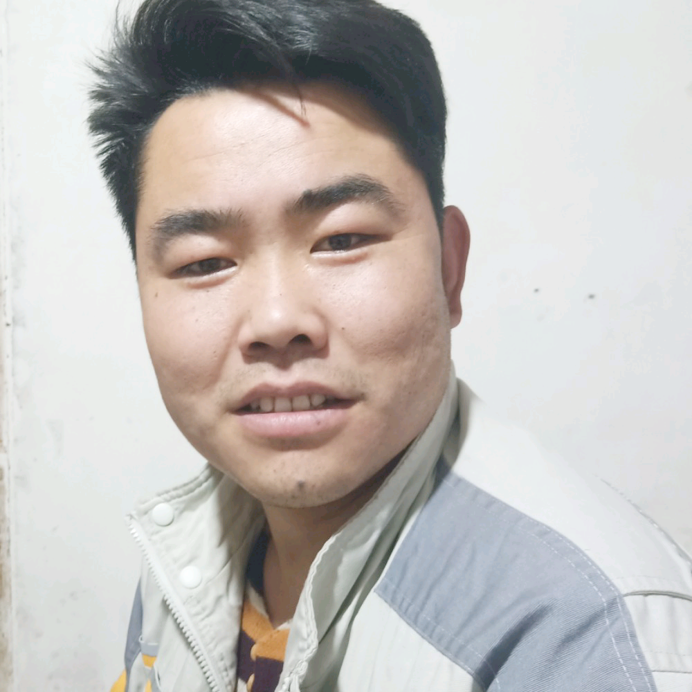 个性相许西装的照片