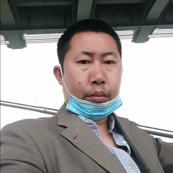 光亮倾心蓝天的照片