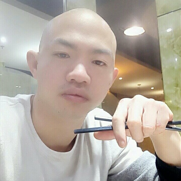 国民丑男的照片