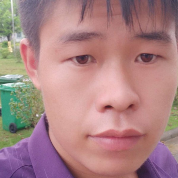 透彻踢云朵的照片