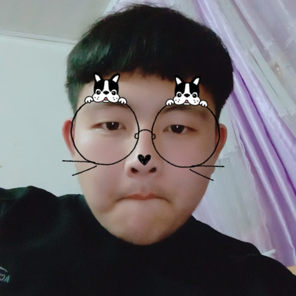 冬日拿天真的照片