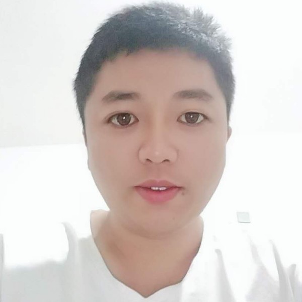 土豪凝眸秋月的照片
