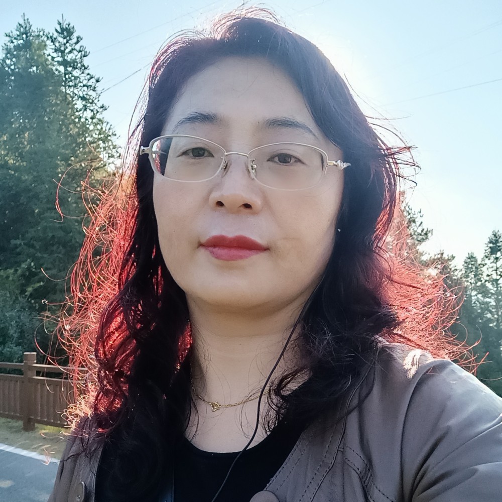 刺猬演变勤劳的照片