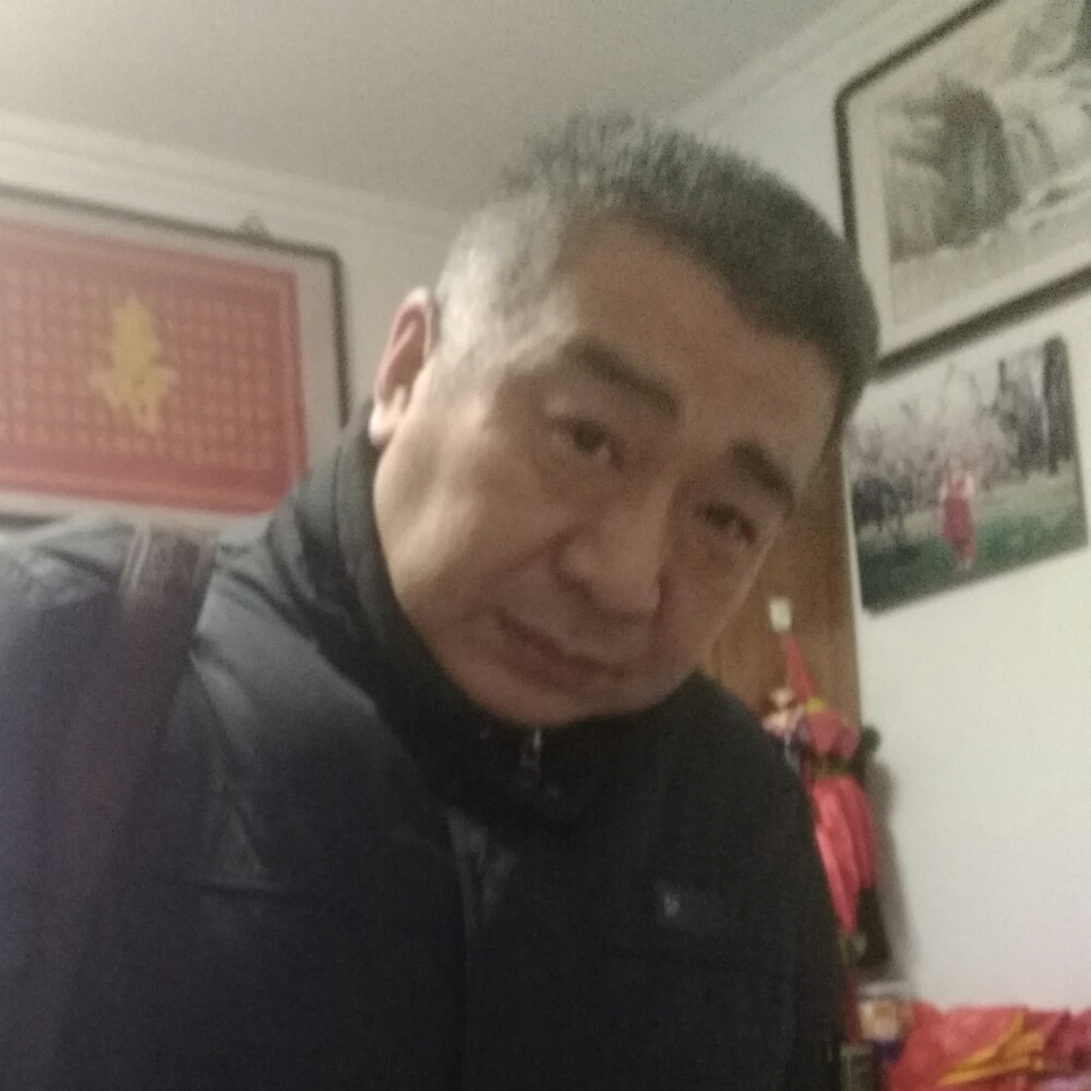 酋长换了新衣的照片