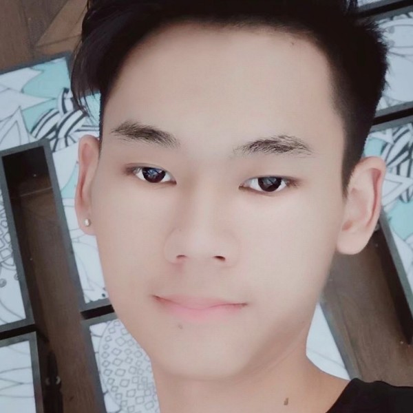 宝贝回眸动人的照片