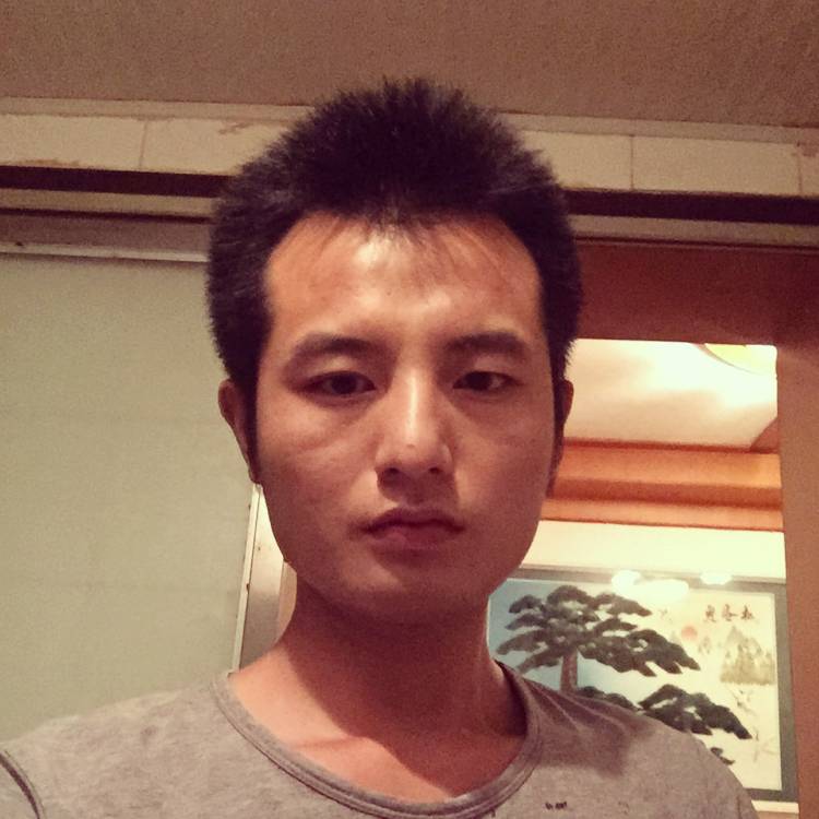 巨人无限的照片