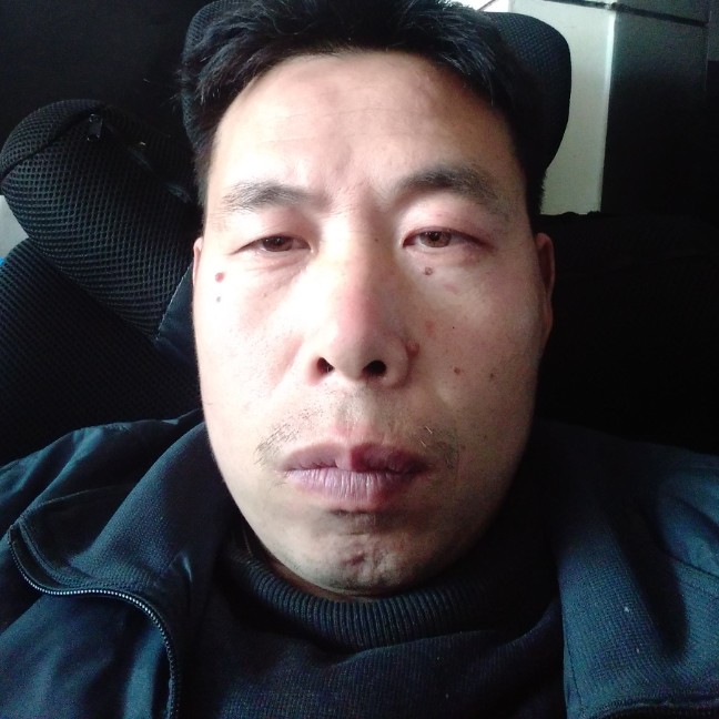 香菇闻笨笨的照片