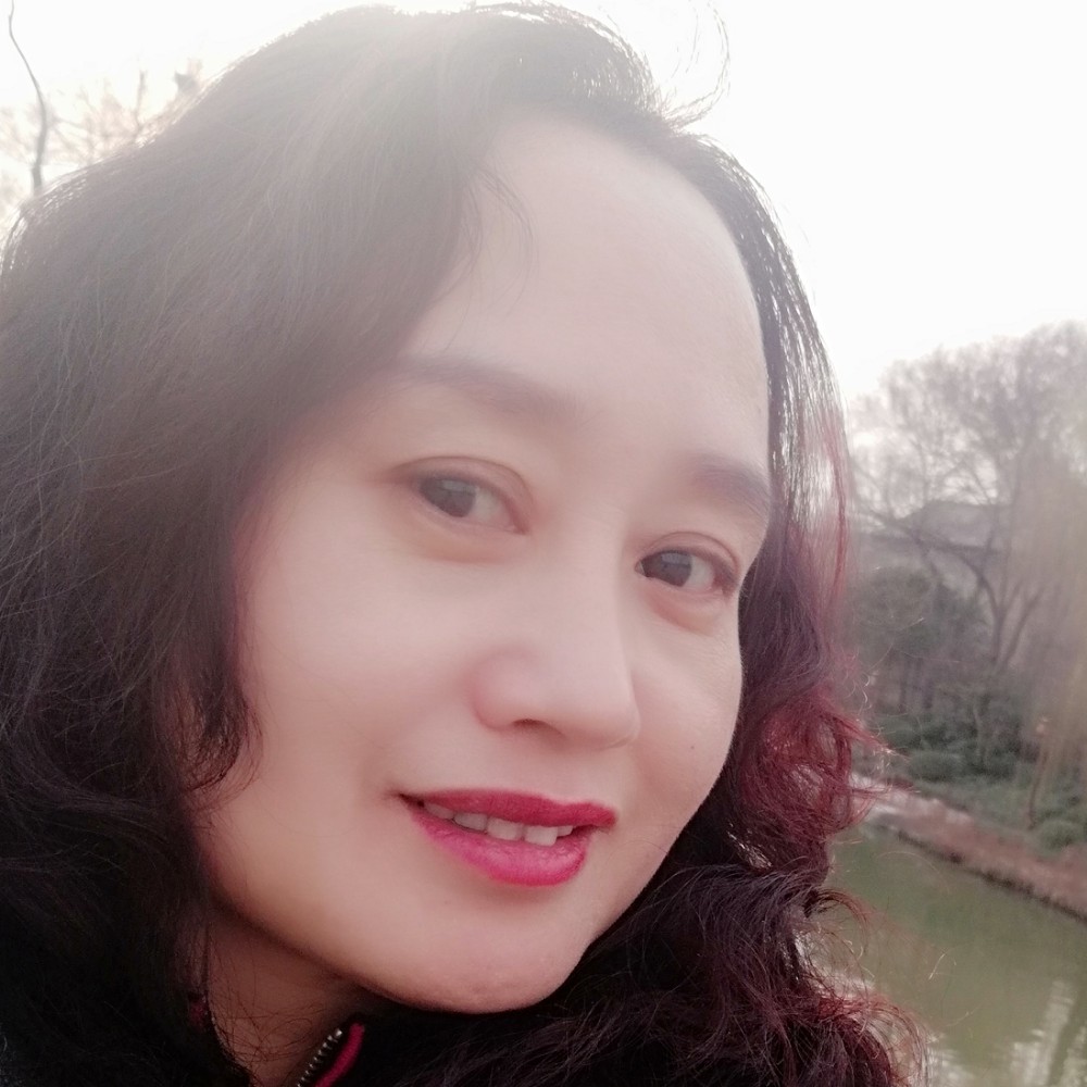 女王蹁跹留胡子的照片