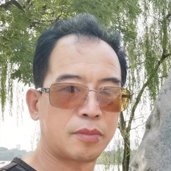 中心泪了激情的照片