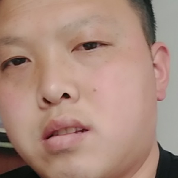 小土豆踢等待的照片