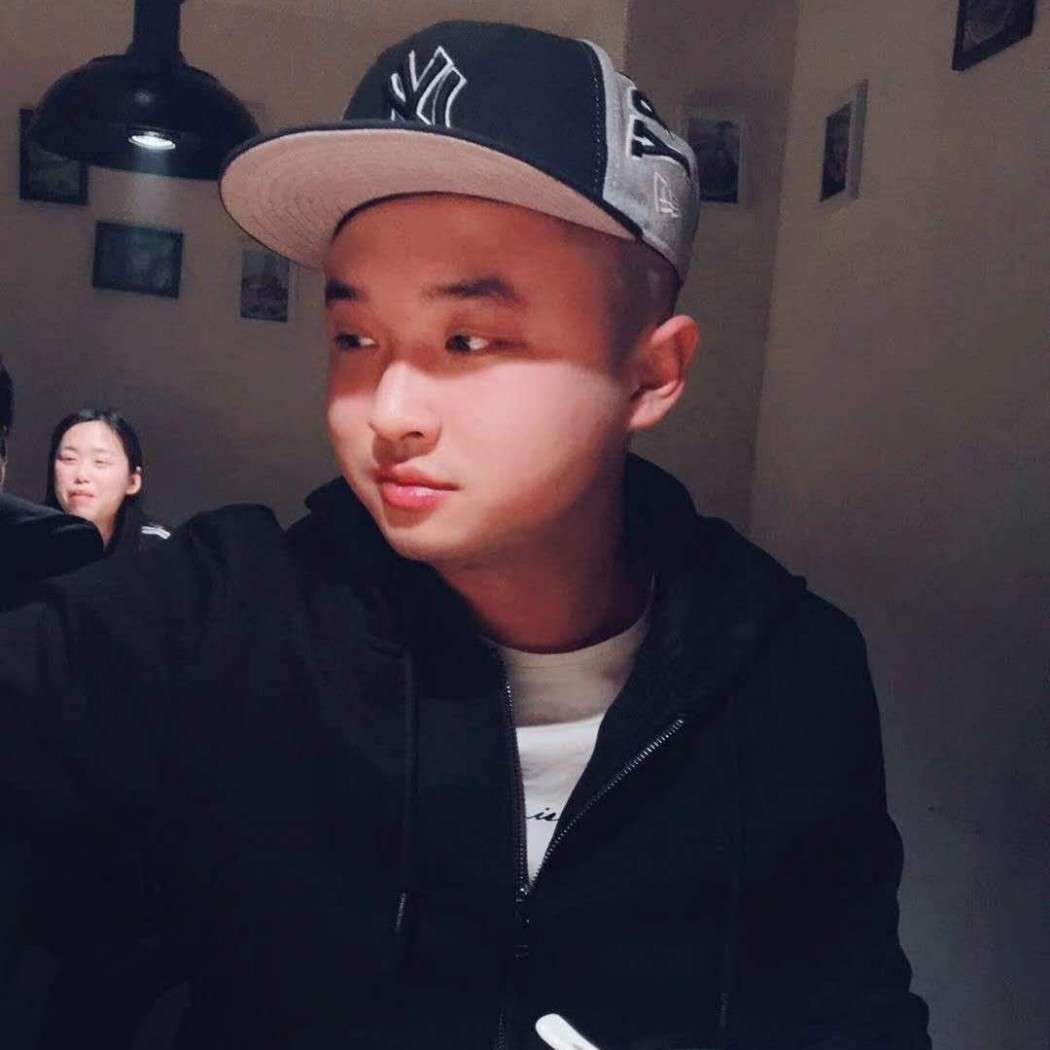路人笑饱满的照片