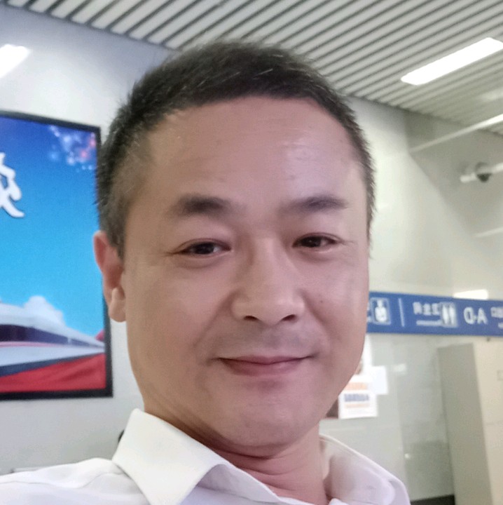 微笑等于黑夜的照片