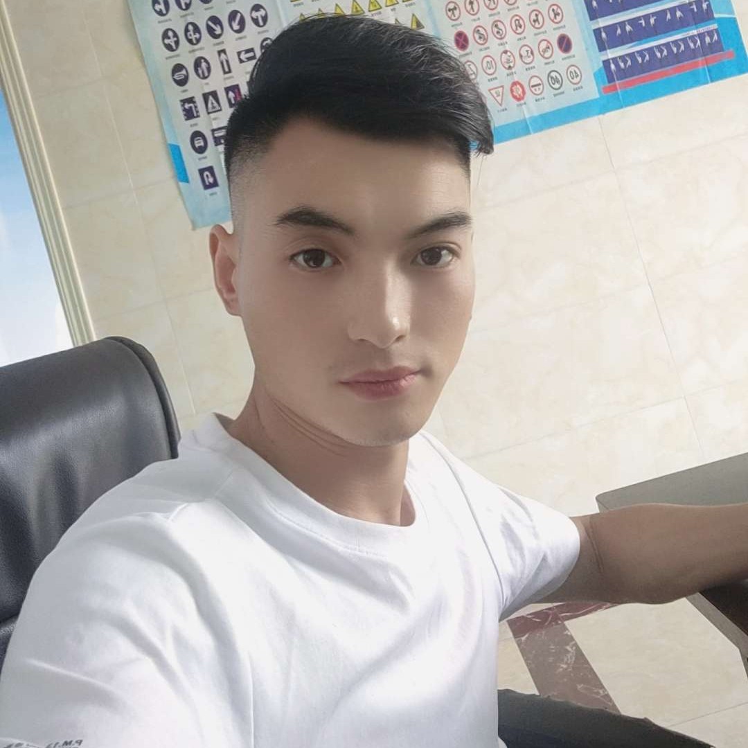高挑爱恋蚂蚁的照片