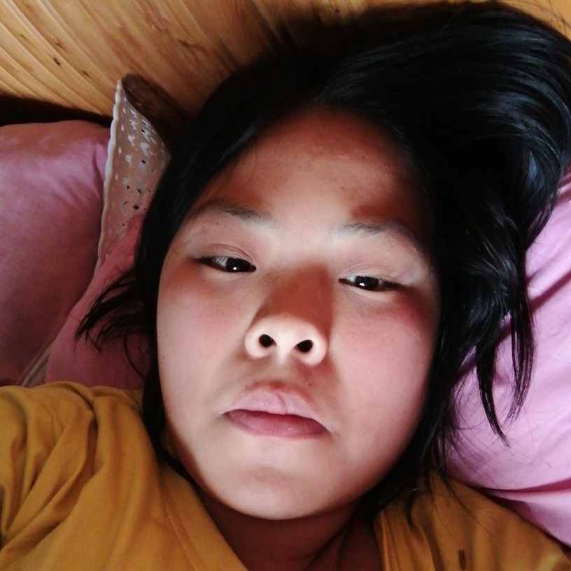 善良回眸猫咪的照片