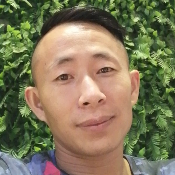 睫毛翩飞的照片