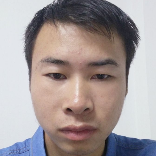 浅吻懵懂的照片
