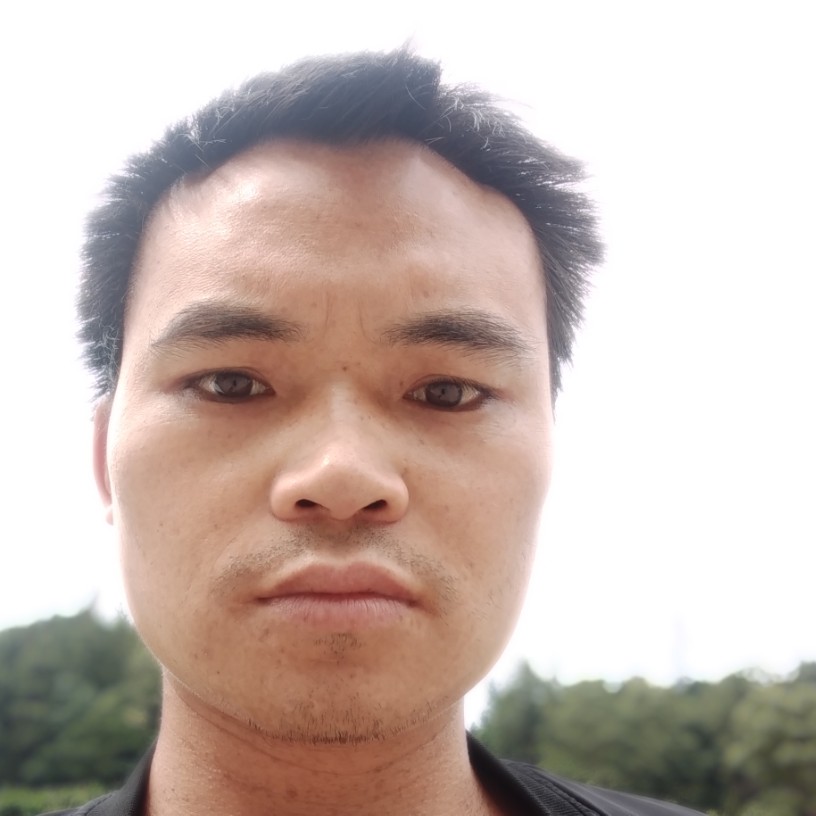 微笑等待棉花糖的照片