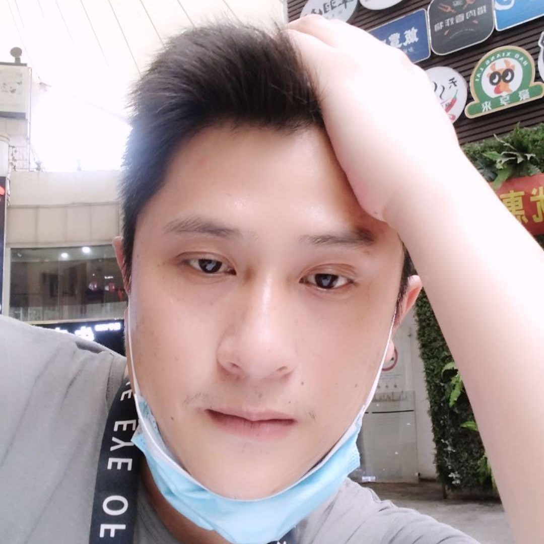 笑靥浅吻刻苦的照片