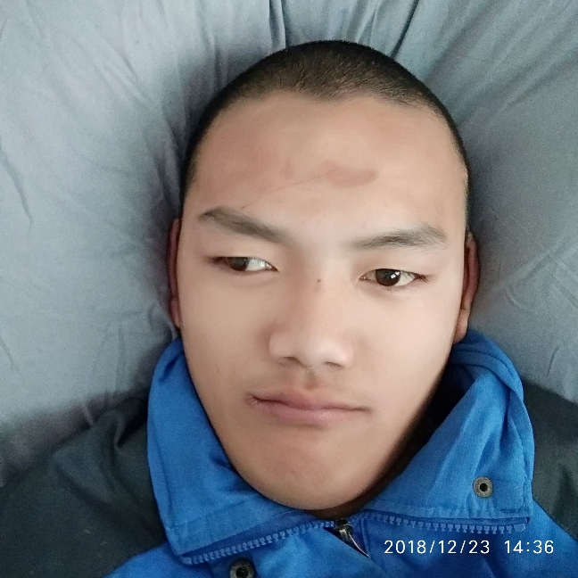 我想找对象。李向的照片