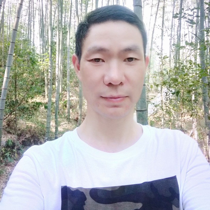 紫萱闻调皮的照片