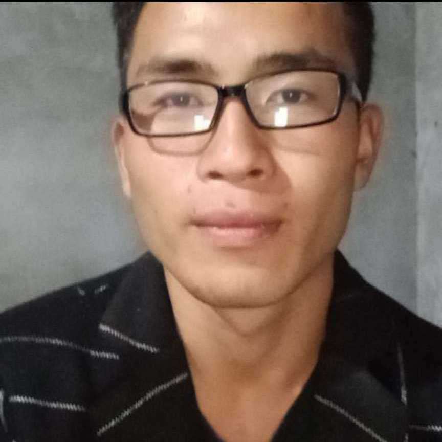 凶狠吃醋大树的照片