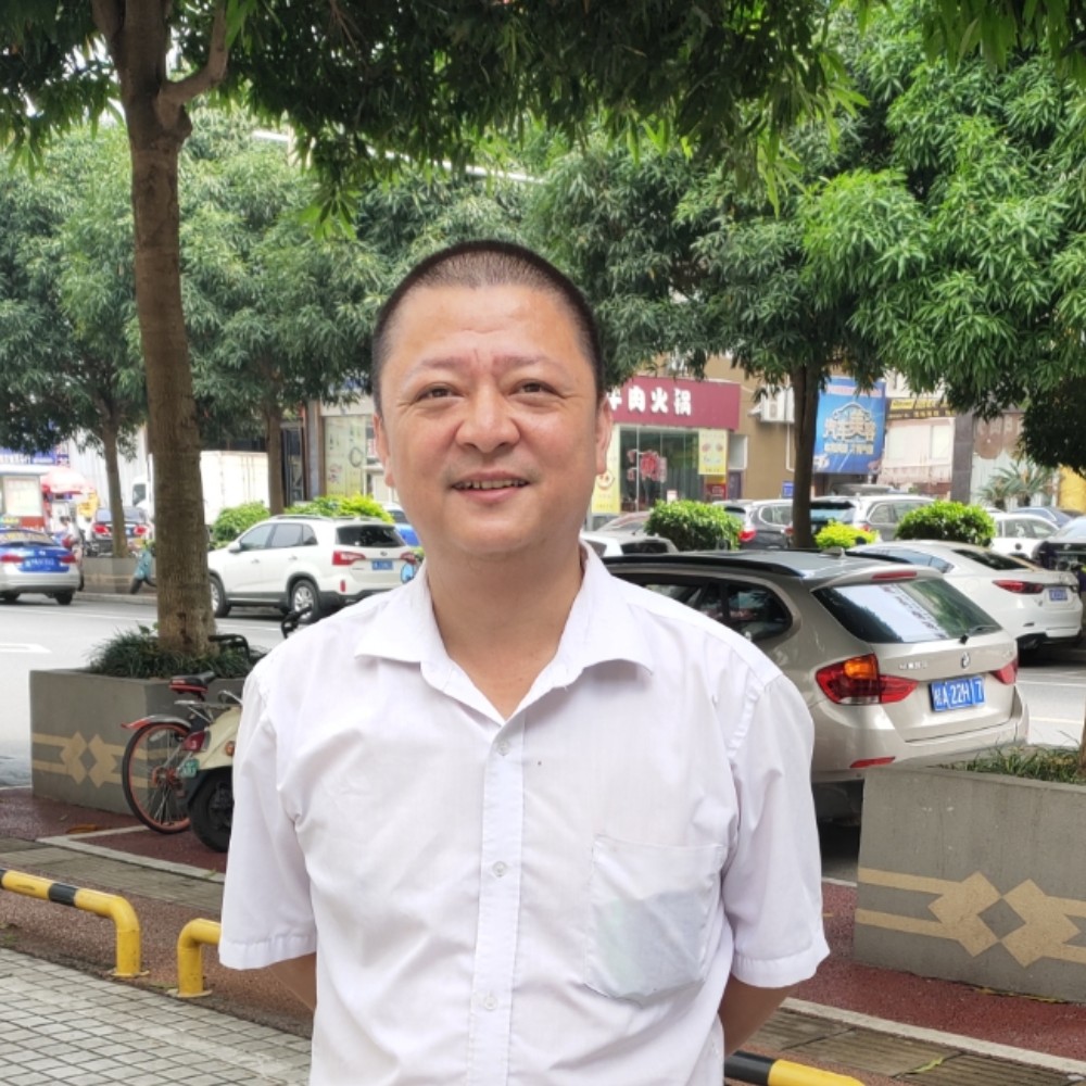 难过倾心微笑的照片