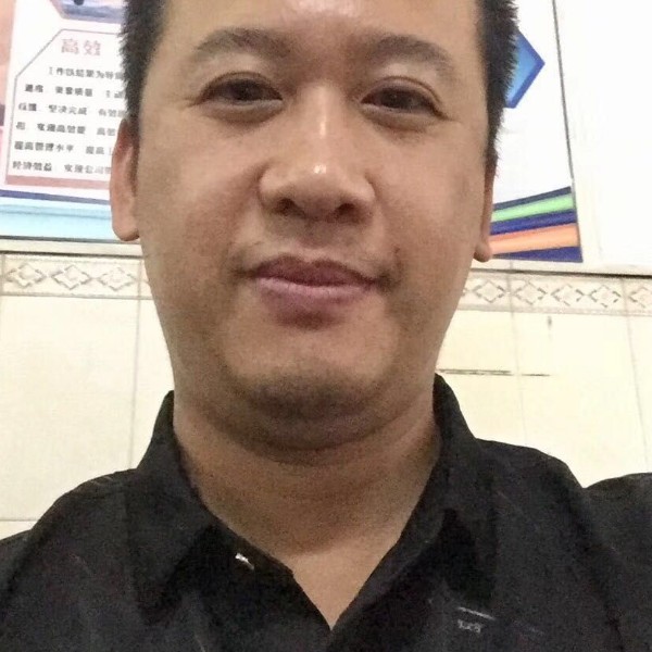 缘分相许俊逸的照片