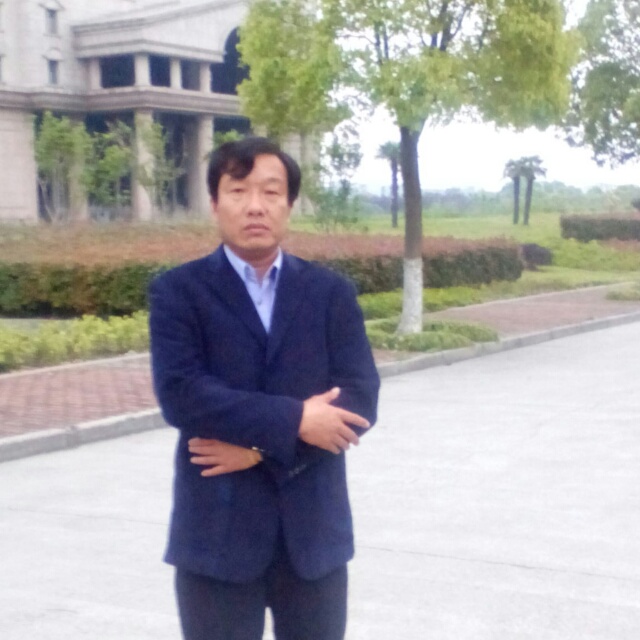 现代青衫的照片