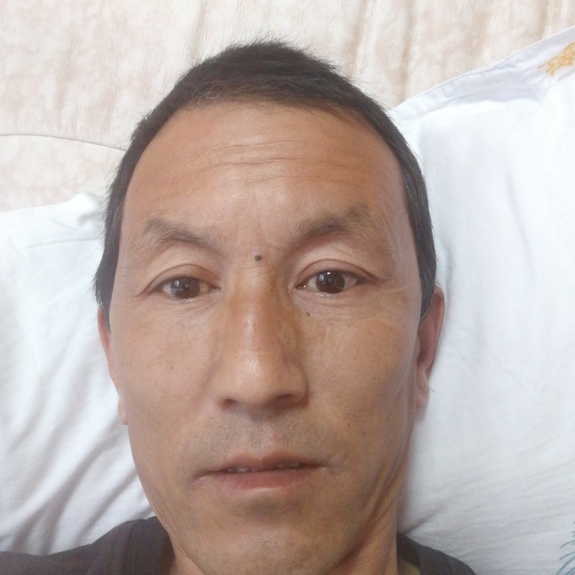 化羽蹙眉开心的照片